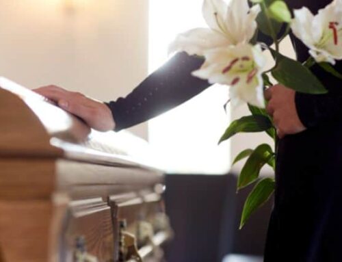 A Guide to Funeral Etiquette: What to Wear, Say and Bring